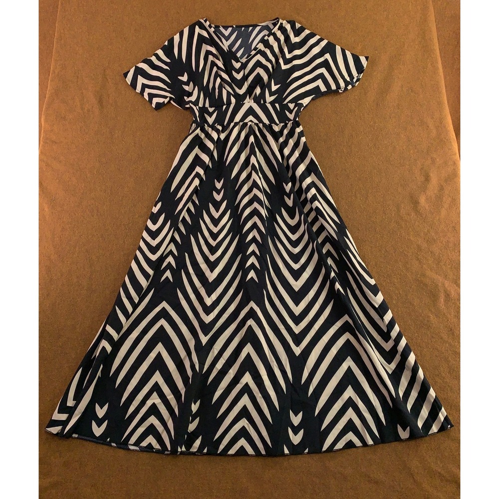 Shein Womens Small Black Chevron Print V-Neck Short Sleeve Maxi Dress New *Flaw